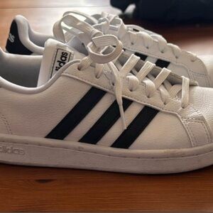 Adidas Grand court sneakers size 6
